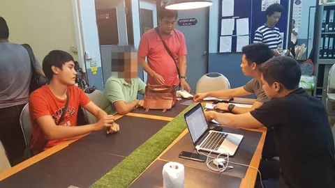 จับแล้ว! หนุ่มกระทุ่มแบน สวมรอยเป็นแอร์การบินไทยตุ๋นไฮโซ รับทำมา 3 ปี