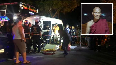 สิ้น 'หลวงปู่ผ่าน'  รถตู้กลับจากพุทธาภิเษกวัตถุมงคล เสยพ่วงชนบัส