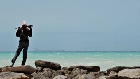 โจรสลัดโซมาเลียก่อเรื่องอีก จี้เรือพาณิชย์อินเดีย