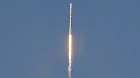 สเปซเอ็กซ์ปล่อยจรวดรีไซเคิล จรวดขึ้นสู่อวกาศ