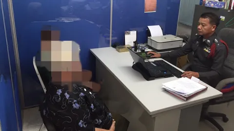 โจ๋14ลักกกน.นิสิตสาวรับดมของใหม่ไม่ได้อารมณ์ ย่าเผยถูกทิ้งไว้ให้เลี้ยง