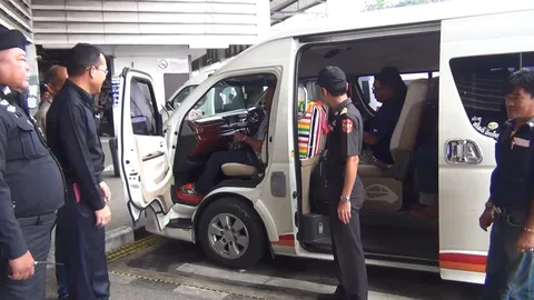 ขนส่ง จ.สงขลา ตรวจเข้มรถตู้-รถบัสโดยสาร รัดเข็มขัดทุกที่นั่ง