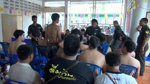 แมนซิตี้ไลออน สมัครทหารครบ ปชช.ที่ร่วมลุ้นปรบมือยกย่อง (คลิป)