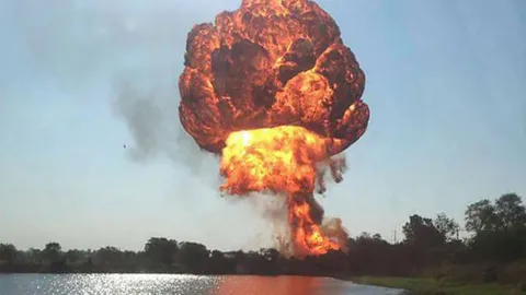 ด่วน รถแก๊สระเบิดที่ร้อยเอ็ด! ลูกไฟพวยพุ่ง เหมือนอะตอมมิกบอมบ์ 