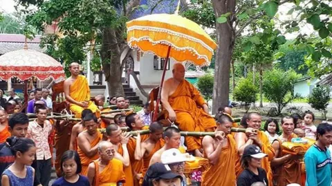 คนทุ่งใหญ่ แห่ร่วมสรงน้ำ‘พ่อท่านชม’วัดควนคลัง ประเพณีดีงามทำมา 35 ปี