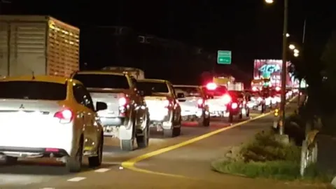 มิตรภาพขาออก รถหนาแน่น ช่วงทางขึ้นเขา แก่งคอย สระบุรี