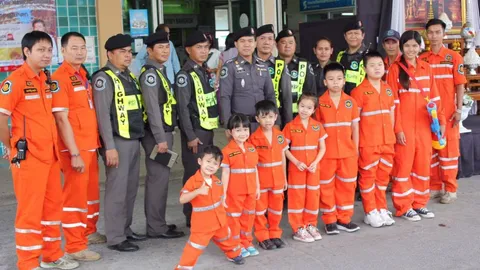 รวมกันเฉพาะกิจ 'กู้ภัยน้อย' ลูก ตร.ทางหลวงเชียงใหม่ ส่ง ปชช.กลับบ้าน