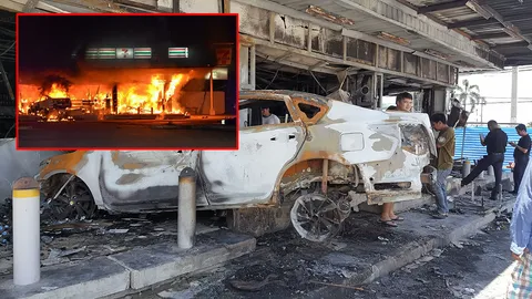 ชน ‘เซเว่น’ ไหม้ 10 ล. เสี่ยบ้านจัดสรรห้อเก๋งท้านรก! ไฟคลอกสาหัส