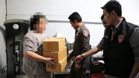 บุกจับยาทำแท้ง! รวบแม่ค้าขายทางออนไลน์ ยึดของกลางมูลค่า 5 ล้าน