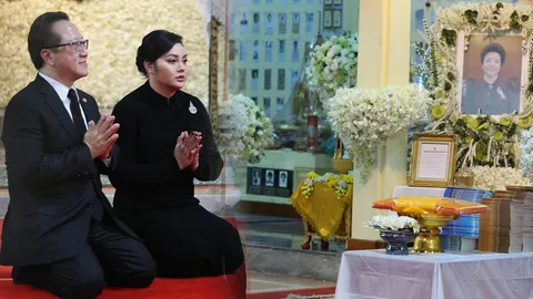 พระราชทานเพลิงศพ แม่ตั๊ก บงกช คนร่วมอาลัยแน่นงาน (คลิป)