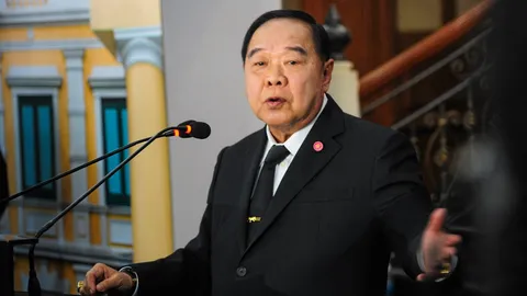 'บิ๊กป้อม' ยันห้ามนั่งท้ายกระบะ ขอดูอีกระยะ ประเมินสถิติคนตาย