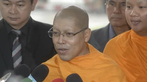 พระสนิทวงศ์ ปฏิเสธ สู้คดีปลุกปั่นศิษย์ธรรมกายต้านดีเอสไอ ศาลนัด 24ก.ค.