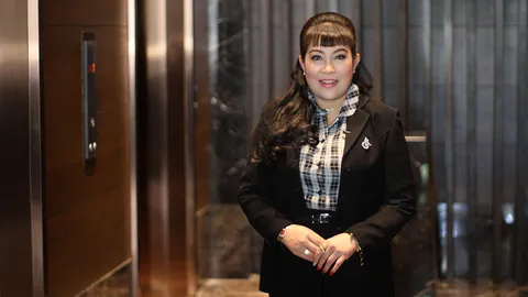 อิ๋งอิ๋ง พาย้อนชมที่มาเพลงพระราชนิพนธ์ คลื่นกระทบฝั่ง 