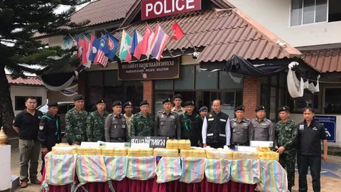 รอดหวุดหวิด! แก๊งค้ายาบ้าถูกตามรวบ ทิ้ง 1 ล้านเม็ดกลางป่าก่อนซิ่งรถหนี
