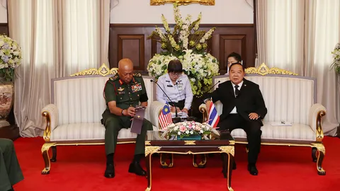 'บิ๊กป้อม-บิ๊กปุย' ต้อนรับ ผบ.สส.มาเลเซีย โอกาสมาเยือนอย่างเป็นทางการ