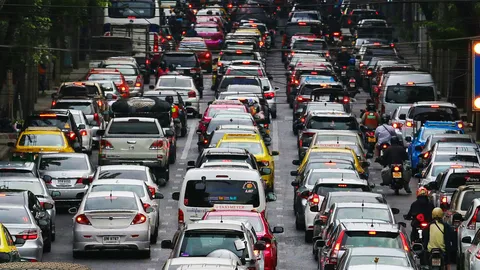 หนีไฟฉาย, บางพลัด เลี่ยงสร้างรถไฟฟ้า