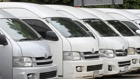 รถตู้วีไอพีชิ่งหนีขนส่ง