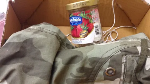 โจ๋ 18 ถูกตุ๋น ซื้อมือถือทางเน็ต กลับได้กางเกง-ขวดแยม ไว้ดูต่างหน้า  