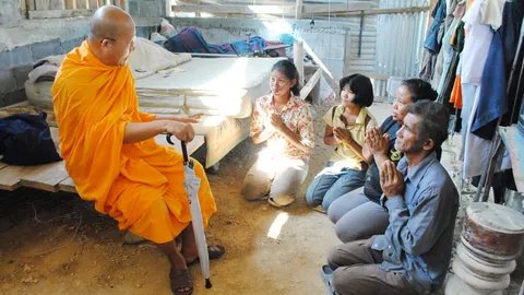 เจ้าอาวาสวัดดังเมืองสวรรคโลก เข้าช่วย 'น้องกวาง' สาว ม.6 เรียนต่อ (คลิป)