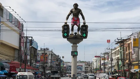 นายกฯ เมืองกระบี่ แจงรูปปั้นมนุษย์โบราณใส่กางเกงมวย ไม่ได้ลบหลู่สิ่งใด