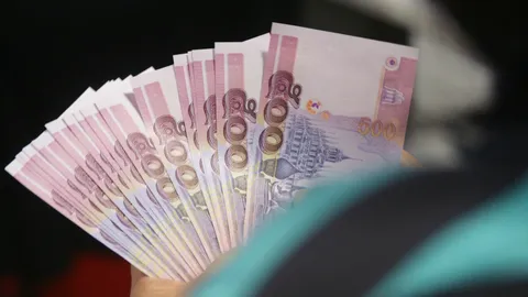 คมนาคมถก 10 สถาบันการเงิน ปล่อยกู้ผู้ประกอบการรถตู้ ซื้อไมโครบัส