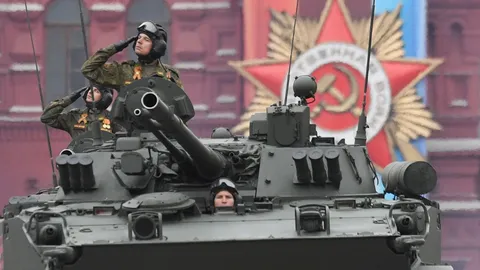 รัสเซียฉลองวันชนะสงครามโลก จัดพาเหรดแสดงแสนยานุภาพกองทัพ