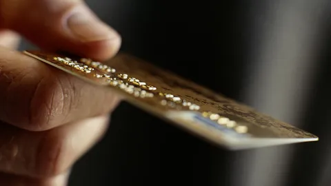 ยอดทำบัตรเครดิตลดเหตุคนไม่อยากมีหนี้