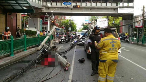 ครอบครัวสาววัยเบญจเพส ถูกเสาไฟล้มทับดับ รับศพที่นิติเวชจุฬาฯ แล้ว
