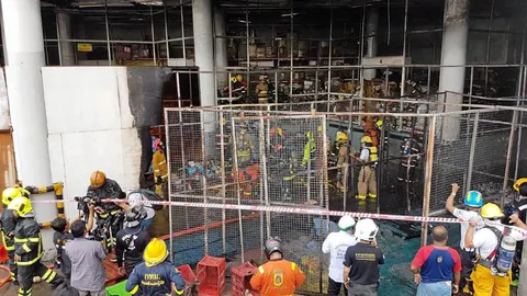 เพลิงไหม้โกดังสินค้า หลังบิ๊กซีสะพานควาย (คลิป)