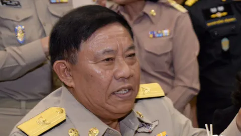 ปลูกป่าชายเลน 10 ไร่ คืนที่ดินชายฝั่งทะเล