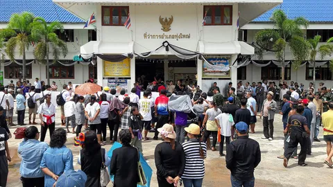 ลุกฮือขอขยายถนนมรณะเป็น 4 เลน