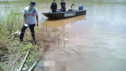 ผวาศพปริศนา ถูกยัดกระสอบลอยน้ำโขง บอกเพศไม่ได้ เหลือแต่กระดูก