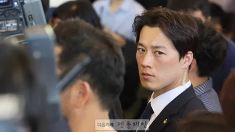 ตะลึง บอดี้การ์ดสุดหล่อ ประธานาธิบดีใหม่เกาหลีใต้ 