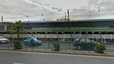 รื้อตลาดคลองเตยสร้างศูนย์ธุรกิจ