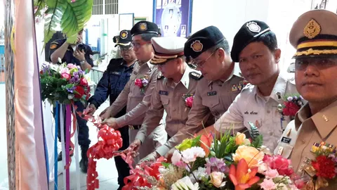 ข้าราชการร่วมพิธีเปิด 'หอบันทึกประวัติศาสตร์ เรือนจำอำเภอนางรอง'