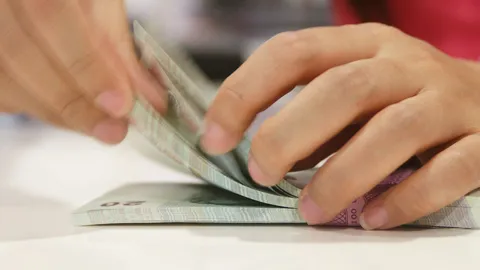 ดัชนีเศรษฐกิจฐานรากทรุด ประชาชนกังวลสินค้าแพงค่าครองชีพกระฉูด