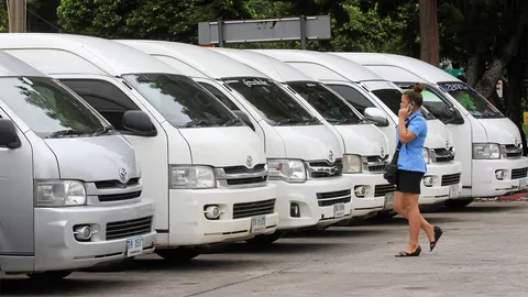 ขนส่งทางบก เผยปรับแล้ว 30 ราย ผิดฐานเบาะรถตู้เกิน 13 ที่นั่ง