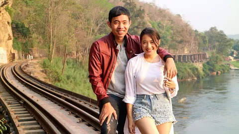 ‘หนิม’ ขำ ‘หนุ่ม’ สายเขินไม่กล้าแตะตัว “บุญบันดาล” ทำให้โคจรมาเจอกัน