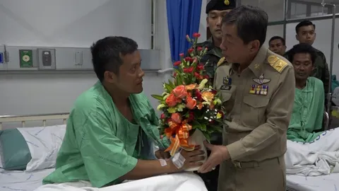 พระราชทานดอกไม้-กระเช้า เยี่ยม 4 ทหาร ฉก.ยะลา บาดเจ็บจากเหตุวางระเบิด