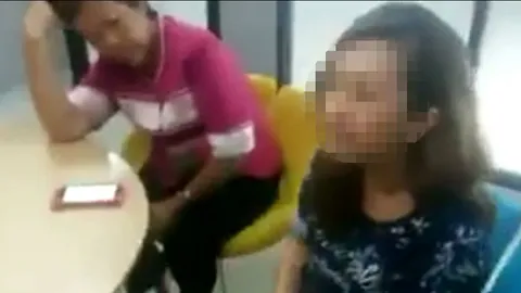 จริงเปล่า! แค่ทัก เซลส์ขายรถตรัง ถึงกับถูกสาวใหญ่บังคับให้ "กราบกู" (คลิป)