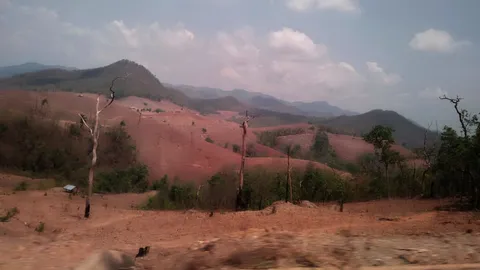  เห็นแล้วน้ำตาจิไหล ครูสาวแม่แจ่มสุดแสนรันทด บ้านเกิดมีแต่ดอยหัวโล้น 