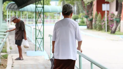 จัดทัพคนไทยสู่สังคมวัยชรา