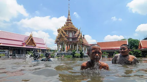 ท่วมวัด