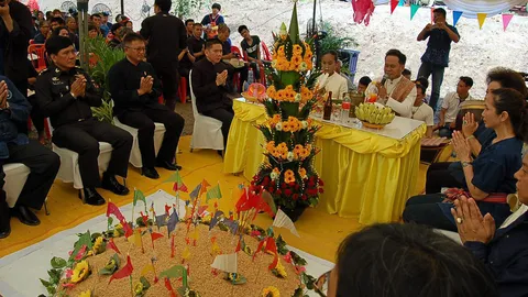 รับขวัญแม่โพสพแปลงนาส่วนพระองค์