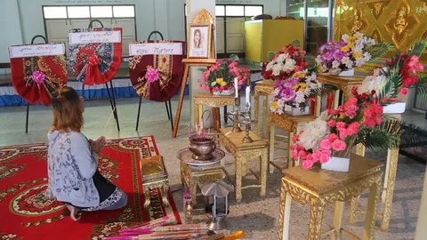 สุดเศร้า!งานศพน้องแอ๋ม เหยื่อฆ่าหั่นศพขอนแก่น ย่าวอนให้คนร้ายมอบตัว (คลิป)