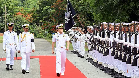 "บิ๊กณะ"ตรวจเยี่ยมทหารใหม่ หวังทหารเป็นที่พึ่ง ปชช.