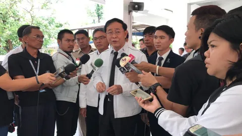 อาคม เร่งแก้จุดเสี่ยงหน้า ร.ร.เตรียมอุดมฯ พบเป็นจุดเกิดอุบัติเหตุบ่อย