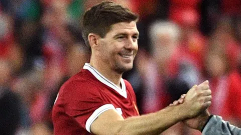 งานกร่อย! 'เจอร์ราร์ด' เดี้ยง ถอนหวดเกมเทสติโมเนียล 'คาร์ริค'