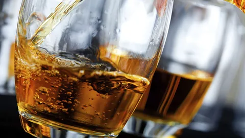 “เหมาไถ ยูนิเวอร์ซิตี้” จีนเปิดสถานเรียนผลิตสุรา