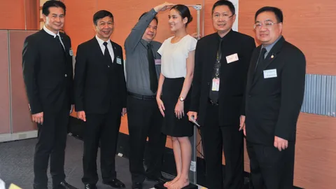 การบินไทย เปิดรับแอร์-สจ๊วต รุ่นใหม่ 214 อัตรา แห่ยื่นสมัครกว่า 2 พัน